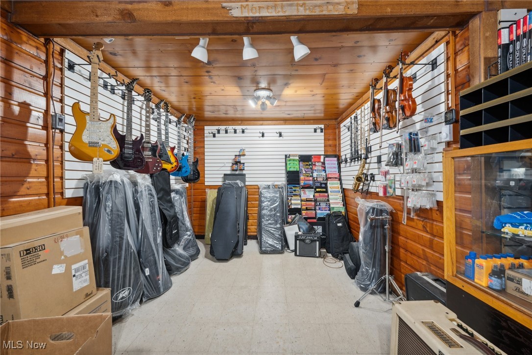 Hoyt & Munsell - Commercial Sale