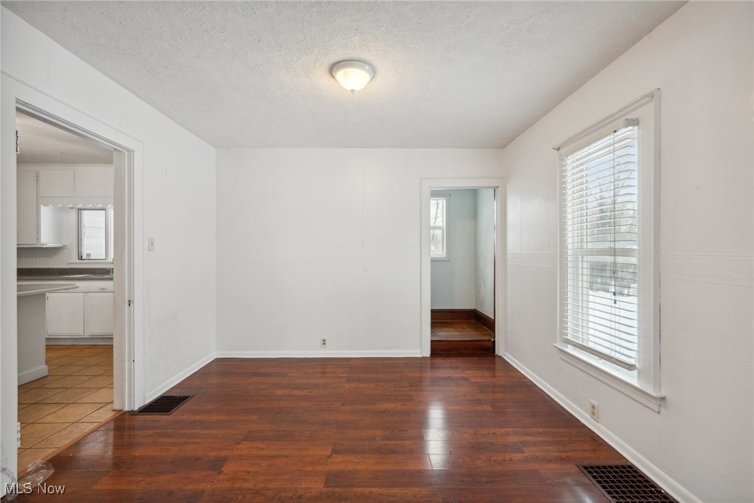 Hoyt & Munsell - Commercial Sale