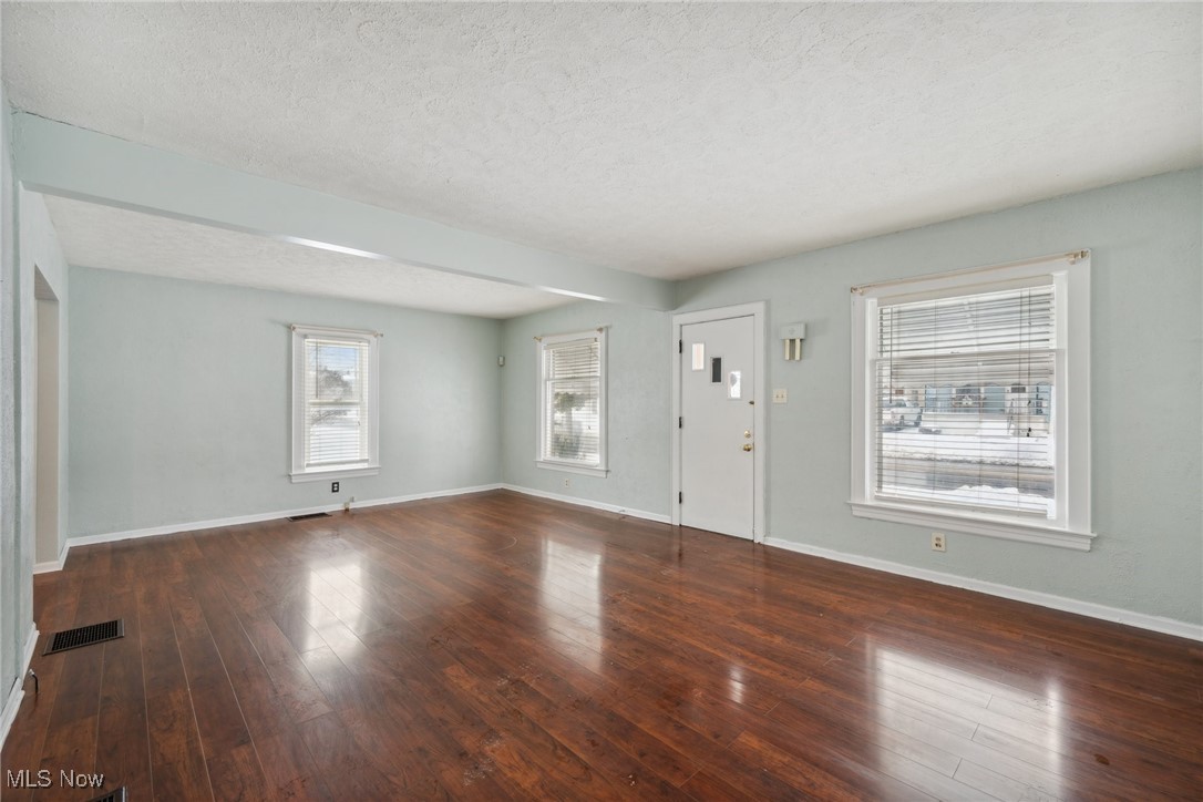 Hoyt & Munsell - Commercial Sale