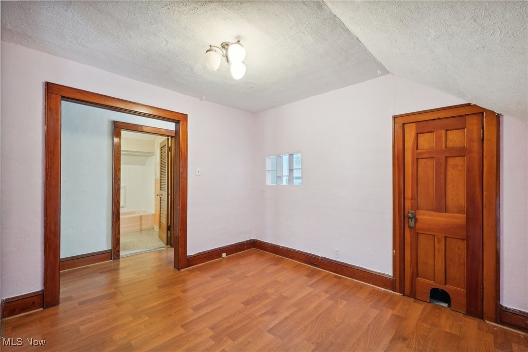 Hoyt & Munsell - Commercial Sale