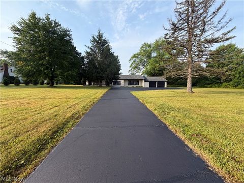 Homes For Sale - 4055 Center Road<br/> Poland, OH 44514
