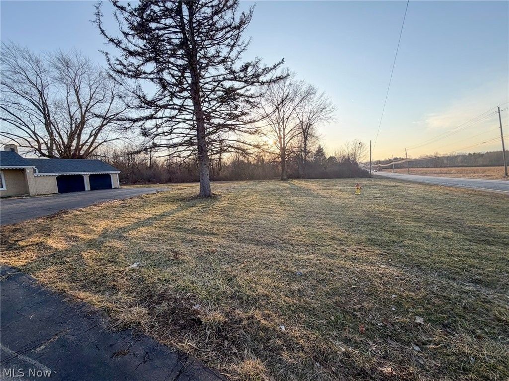 Photo of 4055 Center Road, Poland, OH 44514 (MLS # 5189154)