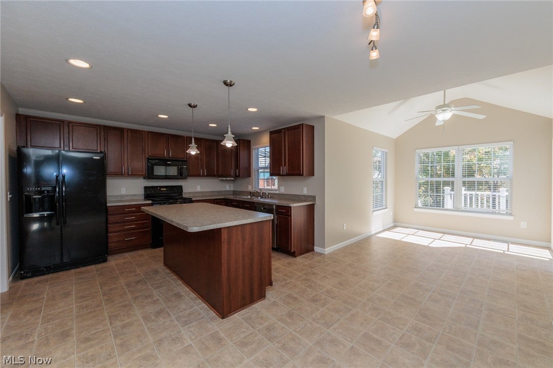 1877 Baythorn Way