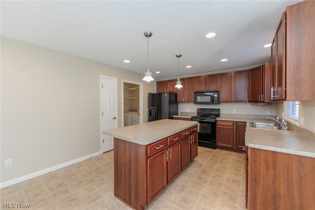 1877 Baythorn Way