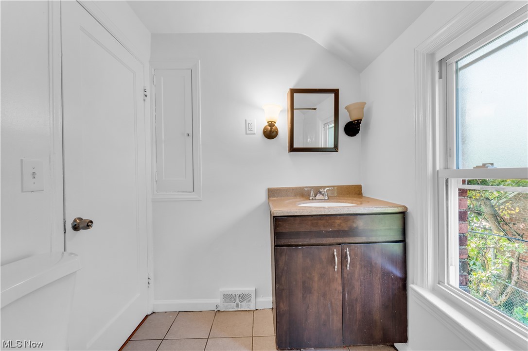 Shaker Lee - Residential