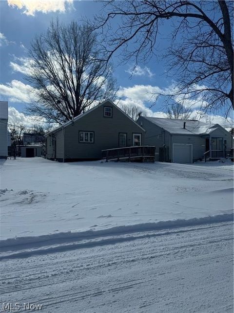 18309 Rockland Avenue Cleveland OH 44135