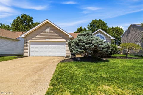Homes For Sale - 4956 Windsford Circle<br/> North Ridgeville, OH 44039