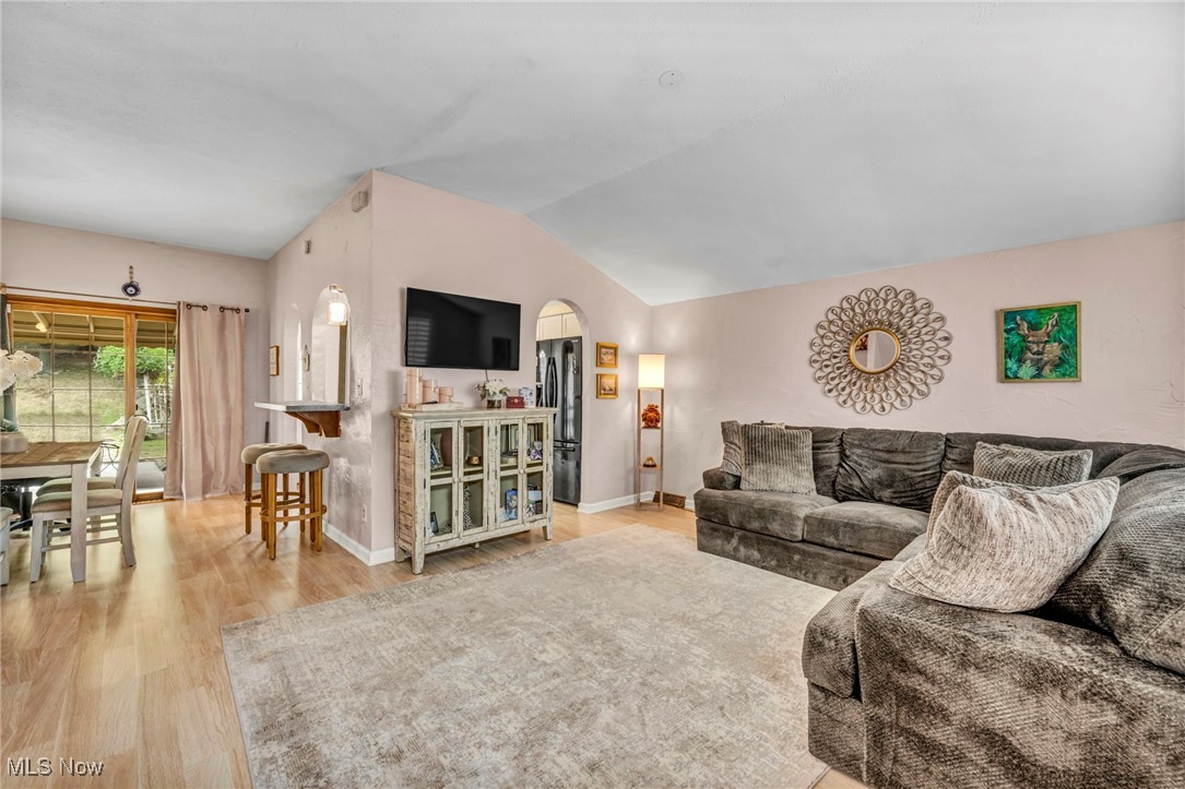 5409 Karen Isle Drive, Willoughby, Ohio image 8