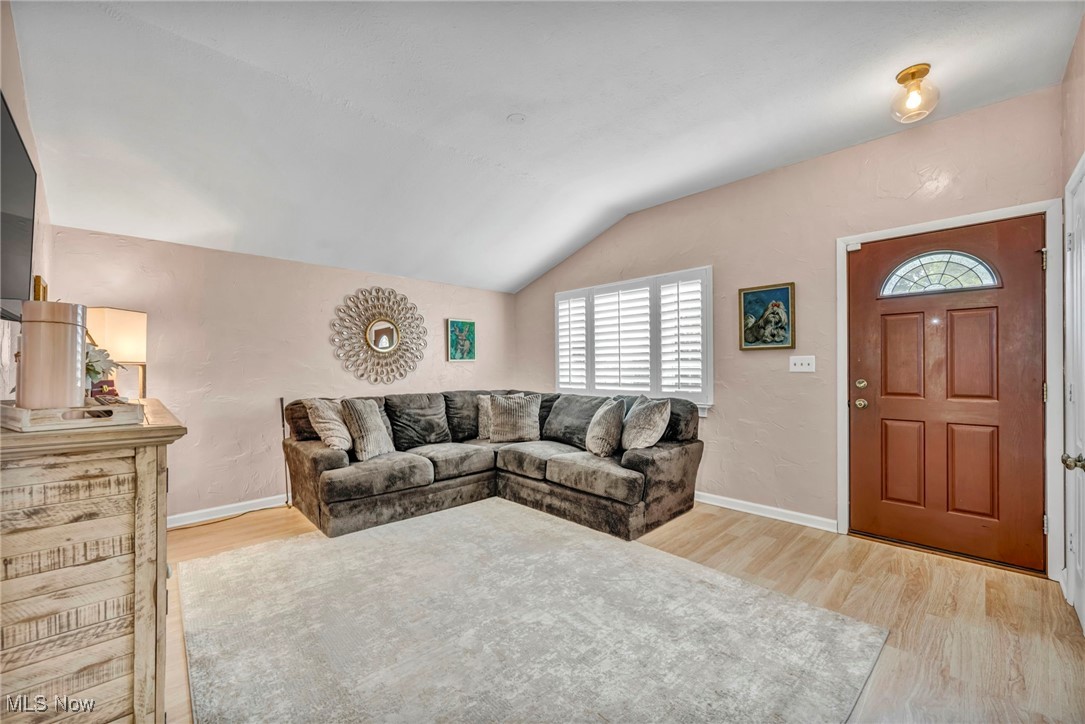 5409 Karen Isle Drive, Willoughby, Ohio image 7