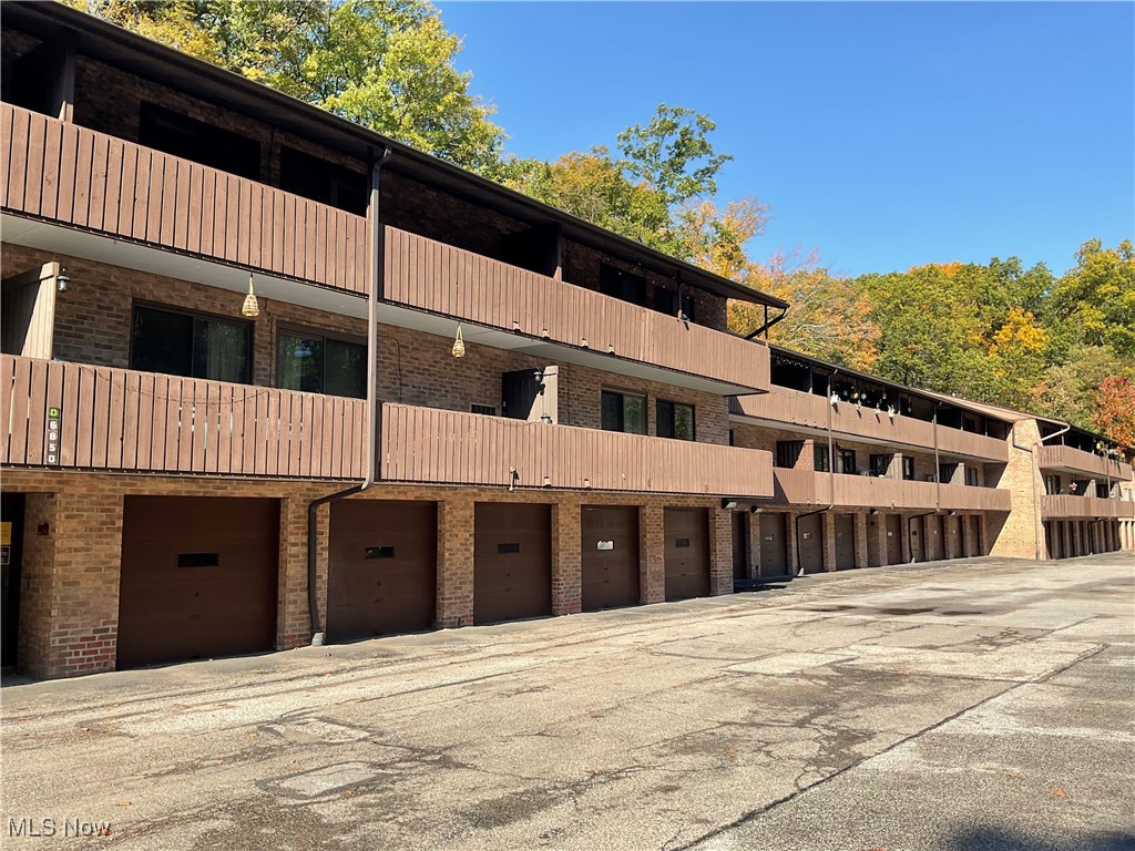 Woods/Brecksville Condo - Residential