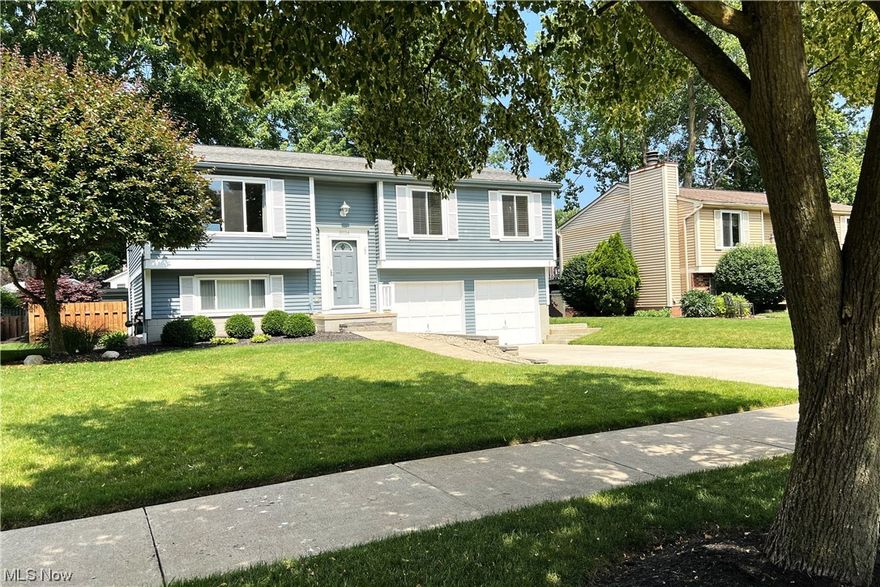 Location!!! Willoughby Area!!! Enjoy this 3 bed room 1and half bath Bi Level for those looking for extra space. The upper level features a spacious living room 
with a large window for natural light. Your  dining room has a sliding door that leads to your large deck and privacy fence for your summer cook outs. The
lower level has a family room, half bathe and laundry room. All  appliances included. Enjoy the park with walking trails and playground. Access to freeway..