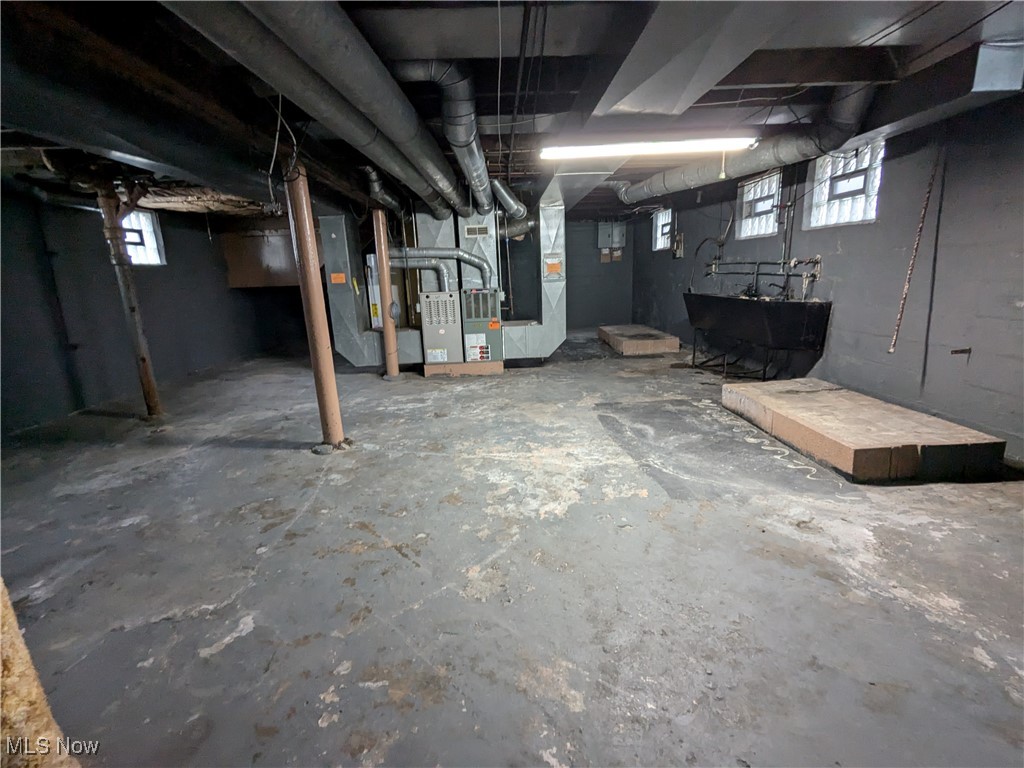 Garfield Heights, Ohio 44125, United States, 2 Bedrooms Bedrooms, ,1 BathroomBathrooms,Residential,Active,86736