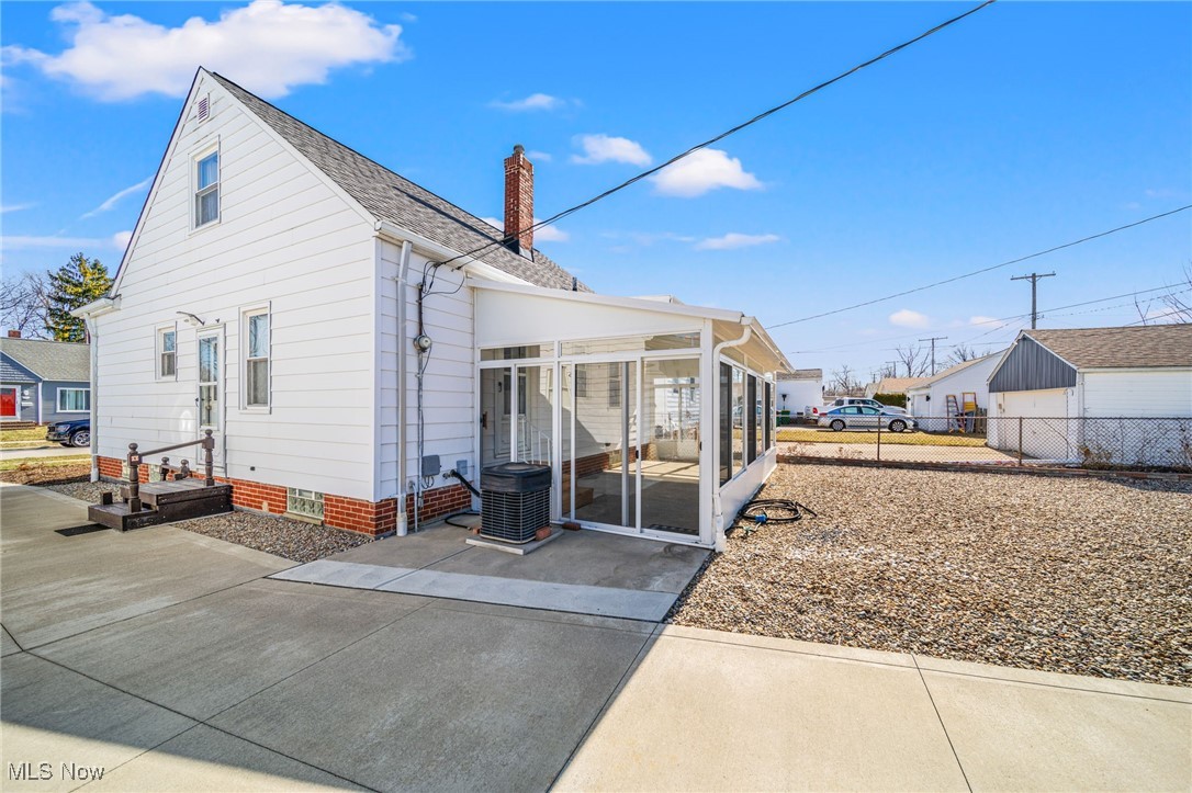 242 E 330th Street, Willowick, Ohio image 34