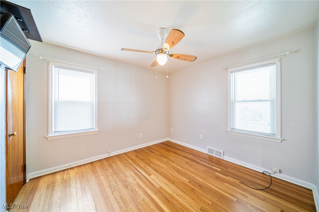 242 E 330th Street, Willowick, Ohio image 14