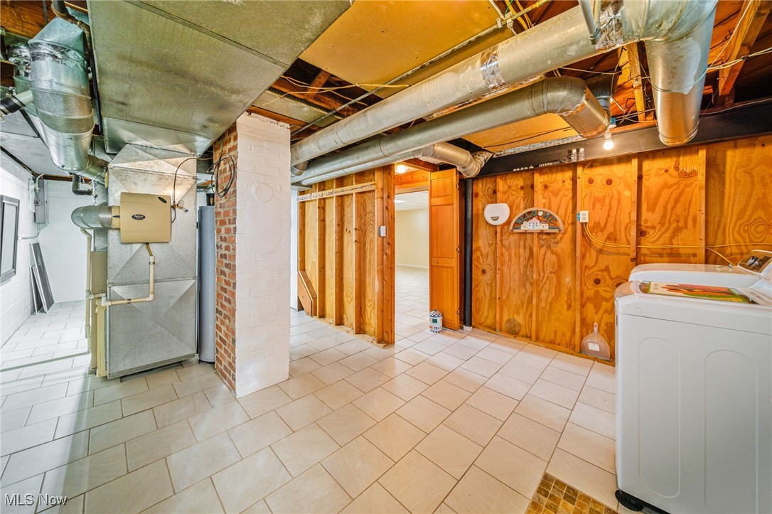 242 E 330th Street, Willowick, Ohio image 28