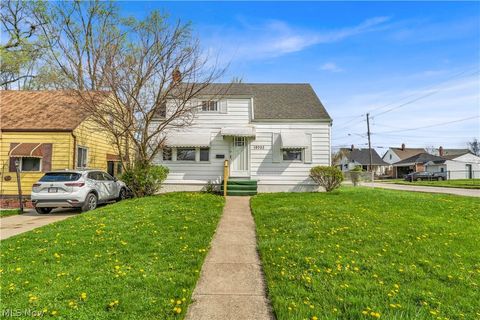 Tiny photo for 19703 Fairway Avenue, Maple Heights, OH 44137 (MLS # 5201954)