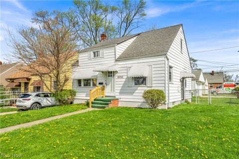 Tiny photo for 19703 Fairway Avenue, Maple Heights, OH 44137 (MLS # 5201954)