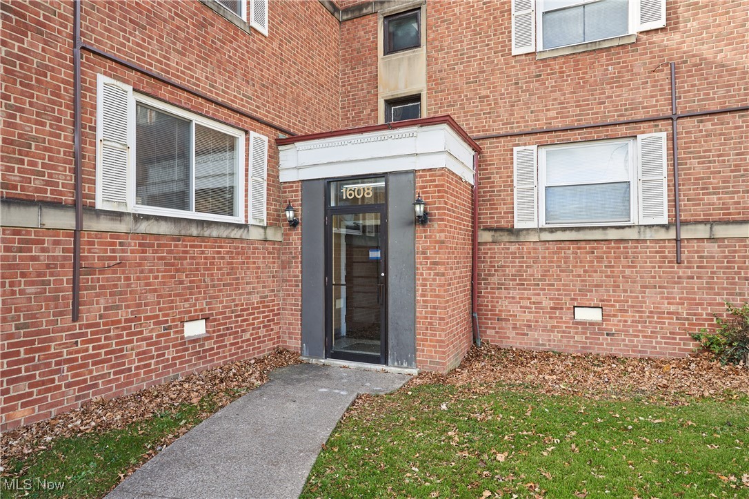 East Cleveland, Ohio 44118, United States, ,Commercial,Contingent,32575