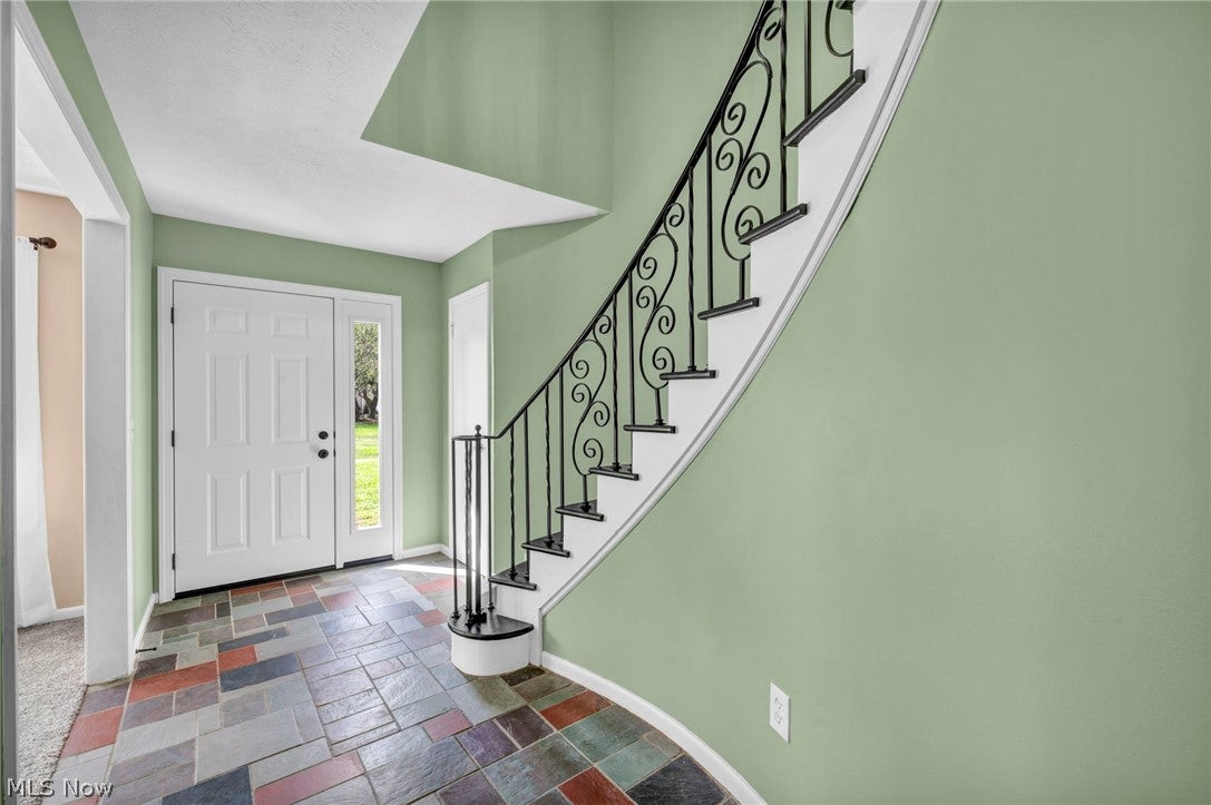 11 Meadowlawn Drive 5