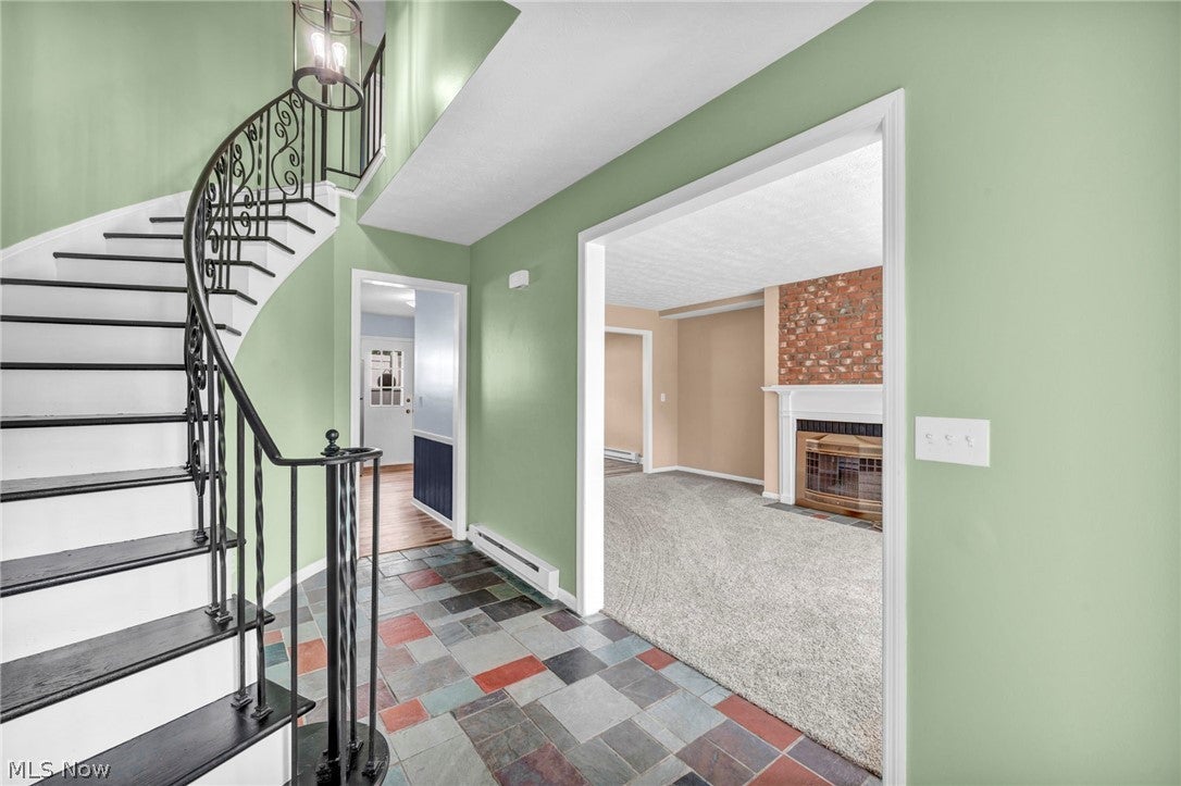 11 Meadowlawn Drive 5