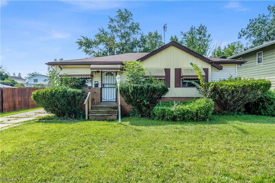 Single family property perfect for first time homebuyers or investors looking to build their rental portfolio. Ranch home with 3 bedrooms, 2 bathrooms and detached 2 car garage!