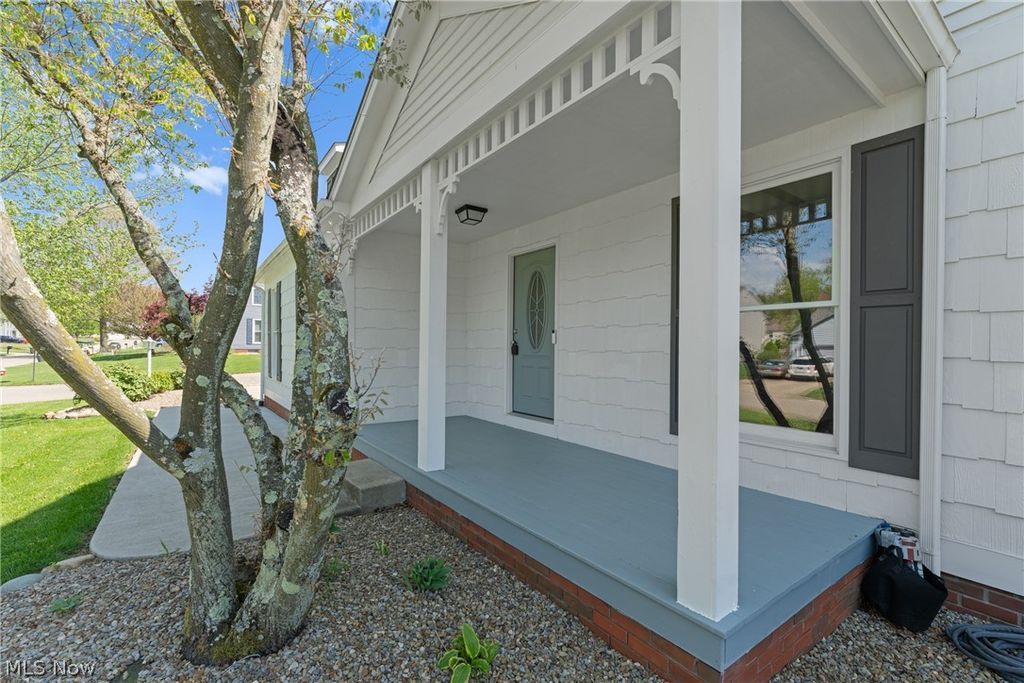 Photo of 3700 Farnham Street NW, North Canton, OH 44720 (MLS # 5200675)