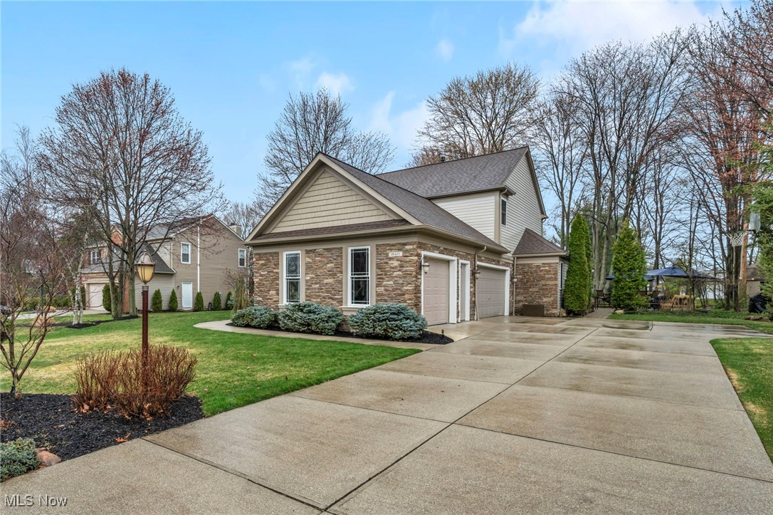 18411 Martins Lane, Strongsville, Ohio image 4