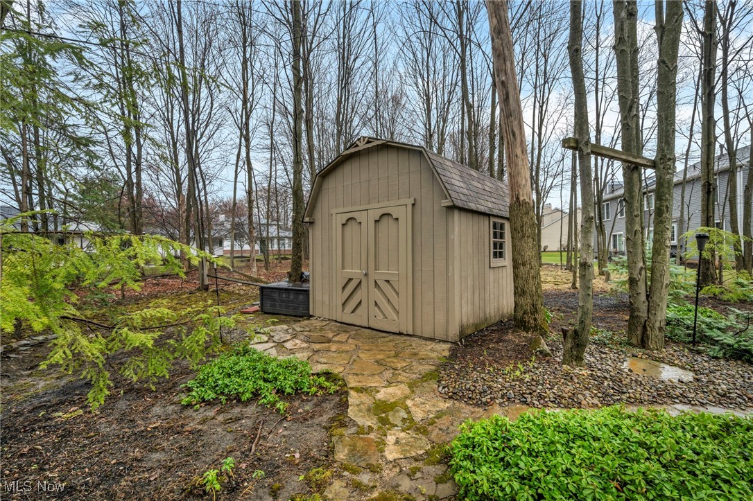 18411 Martins Lane, Strongsville, Ohio image 46