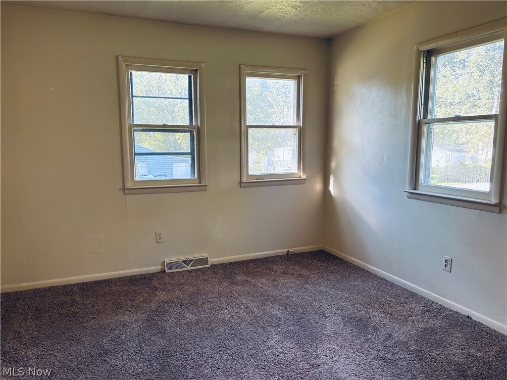 285 W Magnet Street