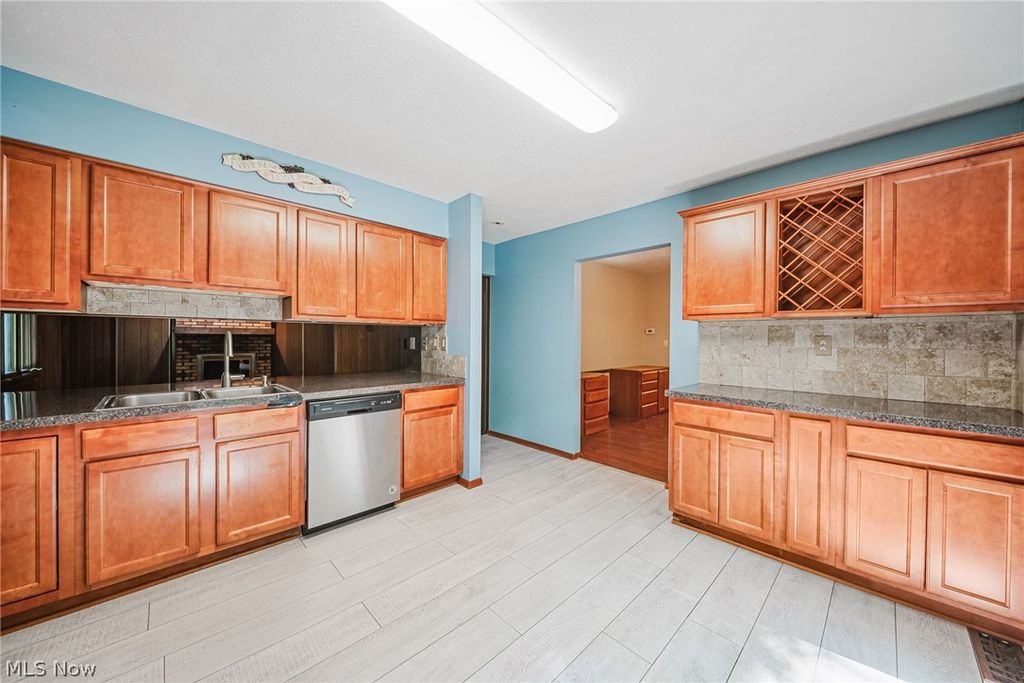 Photo of 5950 Bayberry Circle, North Ridgeville, OH 44039 (MLS # 5221313)