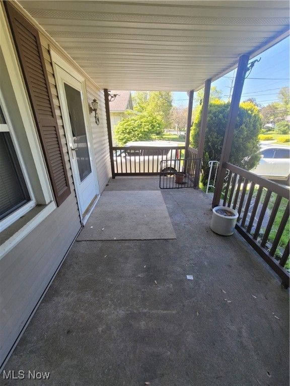 9788 East River Road, Elyria, Ohio image 32