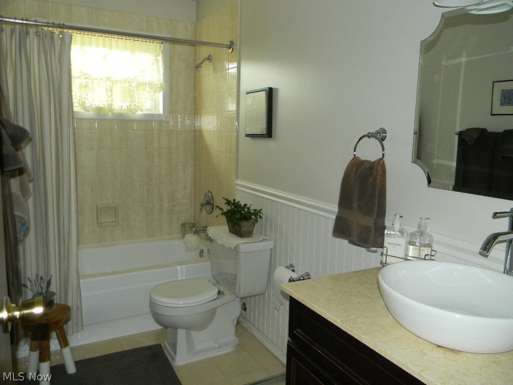 Fairway Land Co Apt Inv Cos Re - Residential