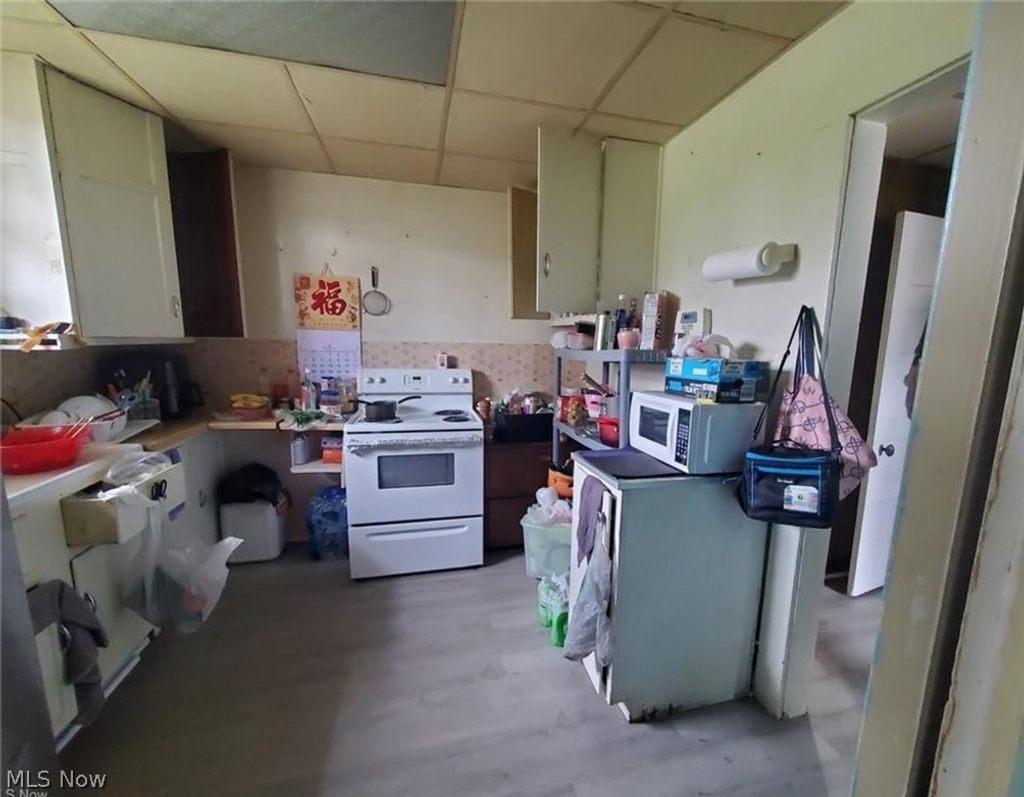 Photo of 404 York Avenue NW, Warren, OH 44485 (MLS # 5204977)