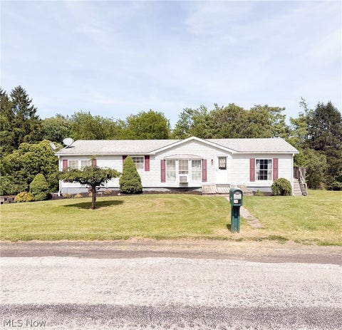 Photo of 1387 Tope Road, New Cumberland, WV 26047 (MLS # 5217190)