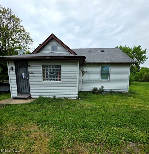 Photo of 6270 Fairview Road, Austintown, OH 44515 (MLS # 5210262)