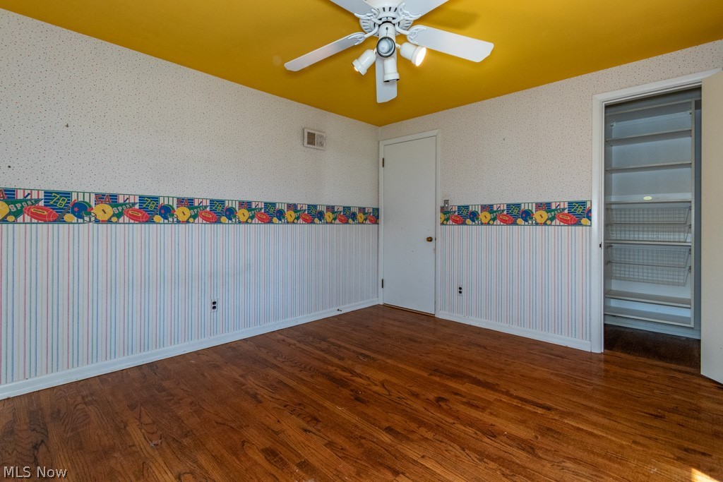 Van Deboo-Hager Cos Cedar Gre - Residential