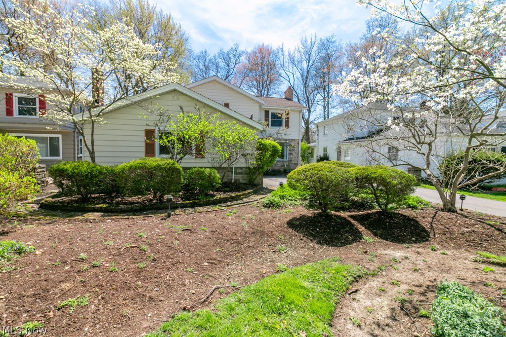 Van Deboo-Hager Cos Cedar Gre - Residential