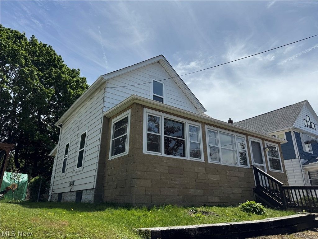 Photo of 2113 11th Street SW, Akron, OH 44314 (MLS # 5212211)