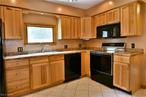 Tiny photo for 3225 Hewitt Gifford Road, Warren, OH 44481 (MLS # 5238868)