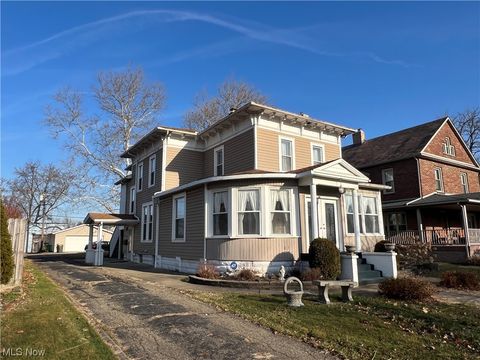 Single Family Residence in Dover OH 411 3rd Street.jpg