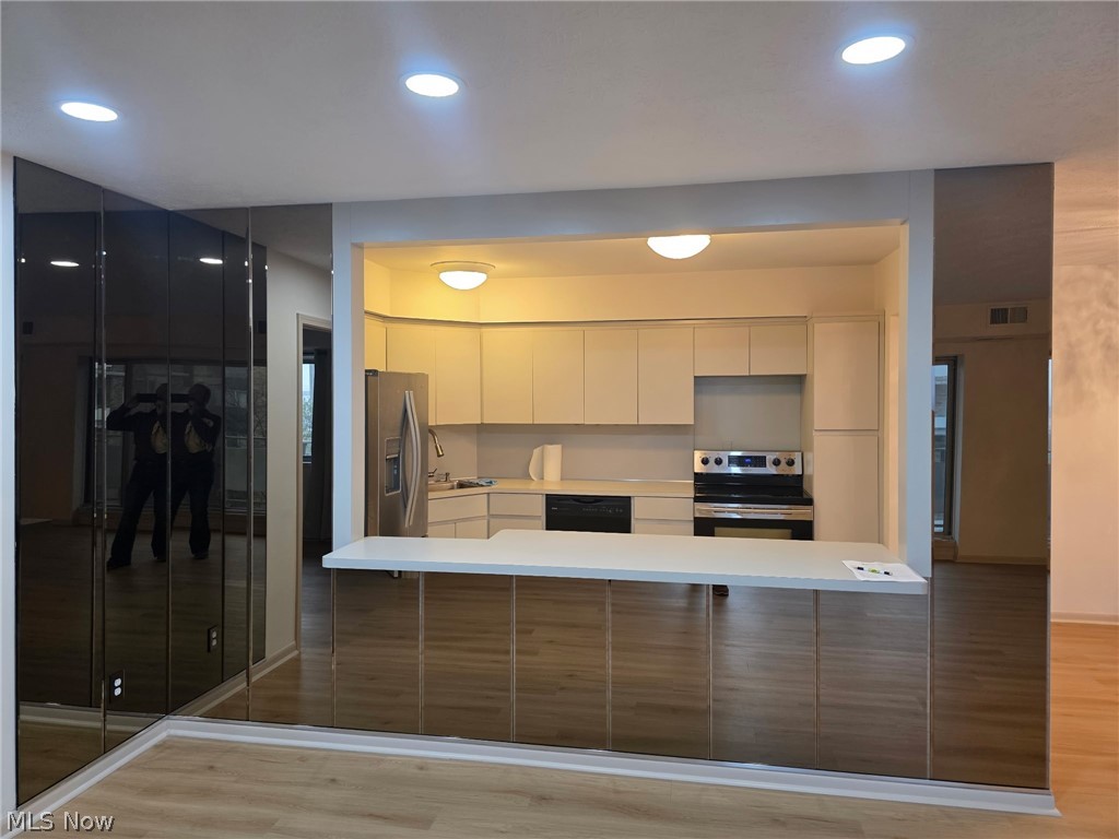 Acacia/Green Condo - Residential