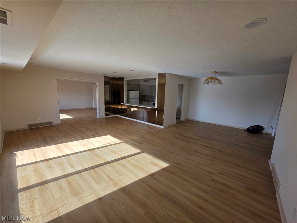 Acacia/Green Condo - Residential