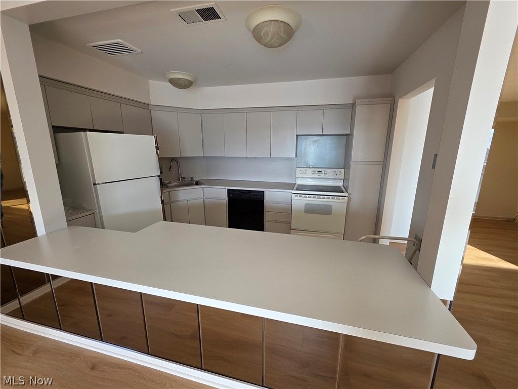 Photo of 2202 Acacia Park Drive #2612, Lyndhurst, OH 44124 (MLS # 5186489)