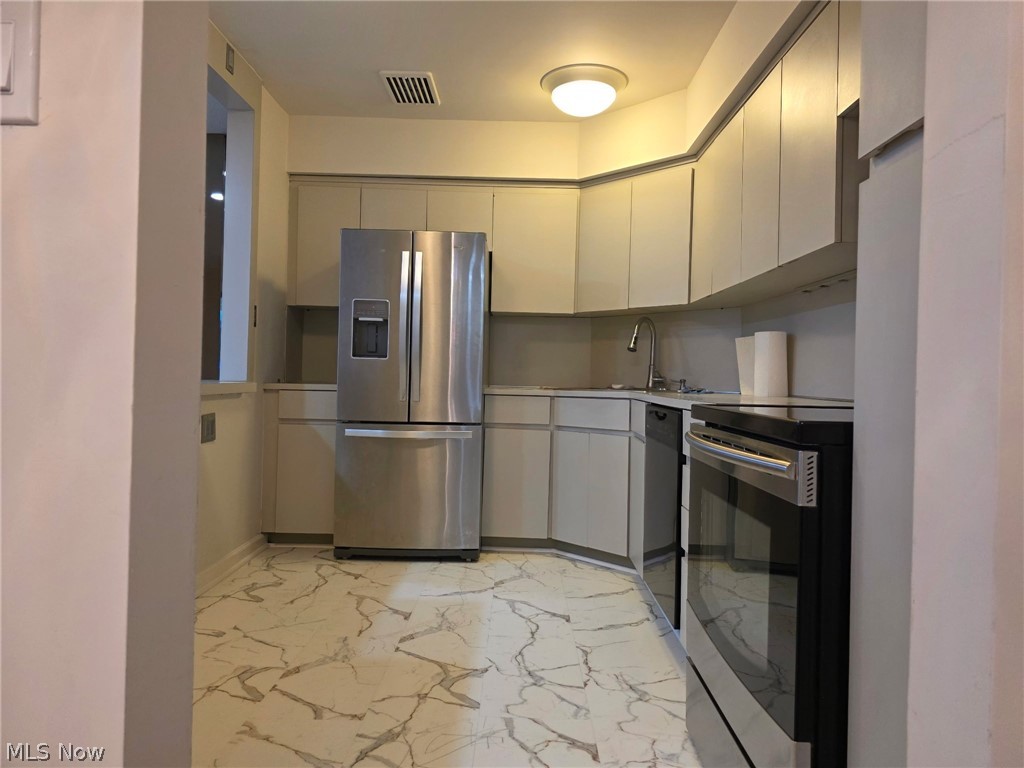 Acacia/Green Condo - Residential