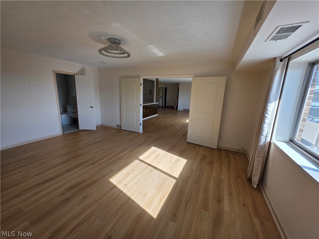 Acacia/Green Condo - Residential