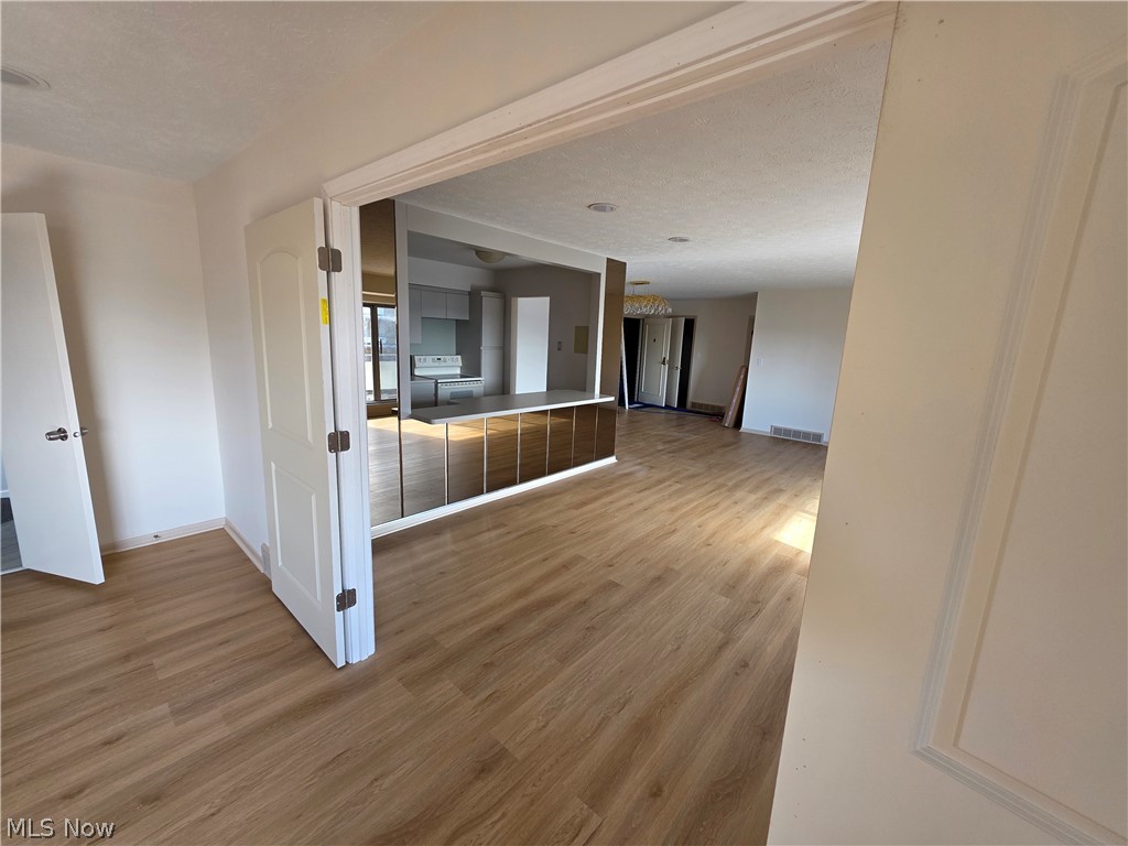 Acacia/Green Condo - Residential