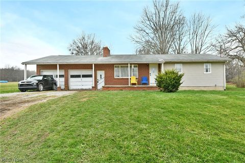 Homes For Sale - 6111 Thompson Clark Road<br/> Trumbull County, Bristolville, OH 44402