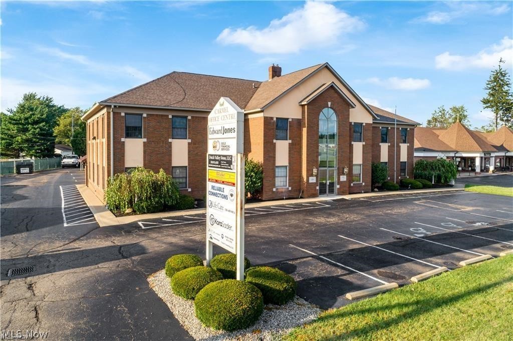 4501 Hills and Dales Road NW