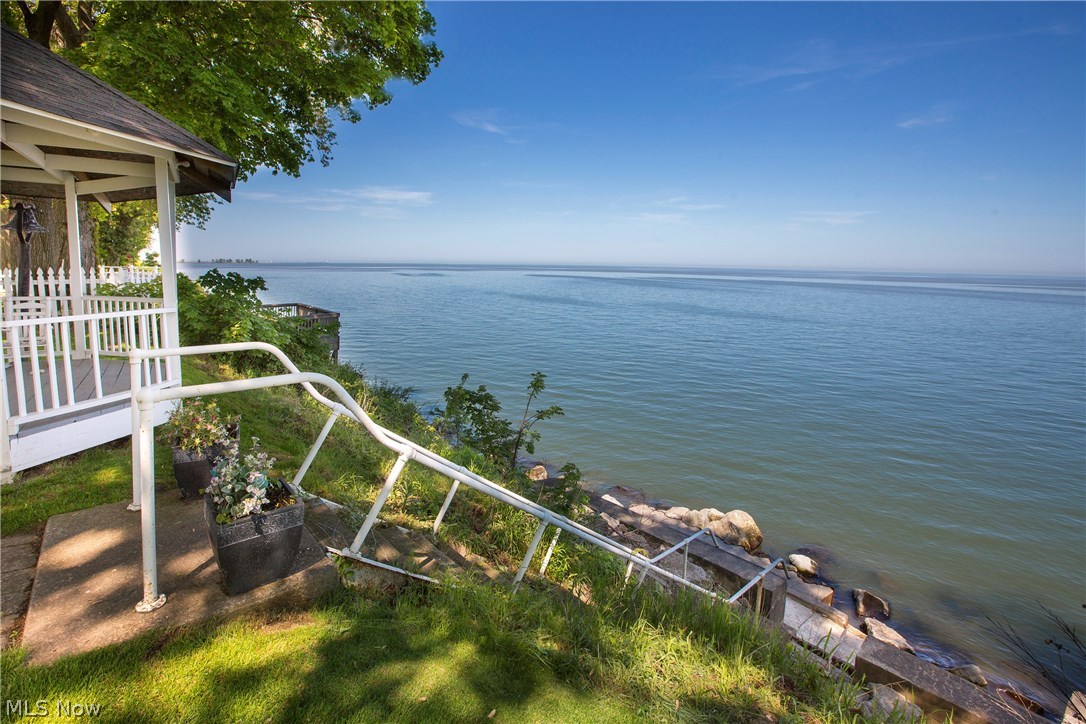 Lake Front - Residential