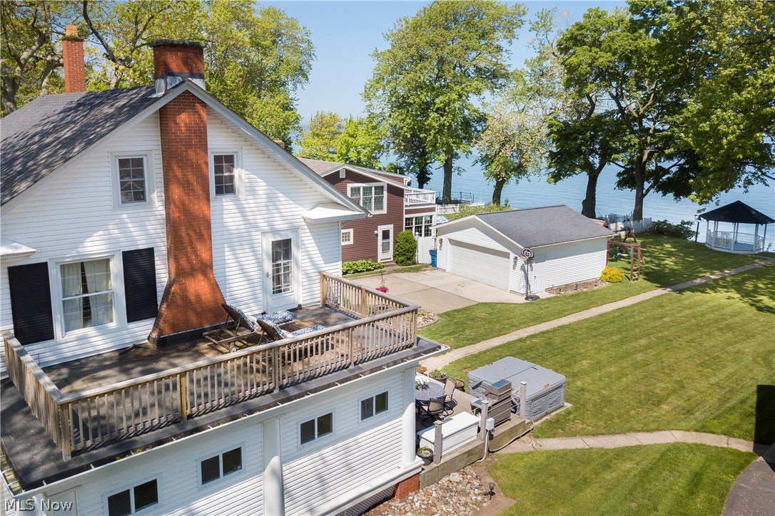 Lake Front - Residential